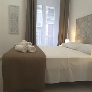 https://a-casa-dei-3.taorminaitalyhotels.com