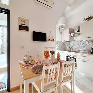 https://casa-vacanze-lacorte-byfrancy.barihotels.org