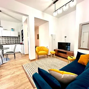  Appartamento Lombardo's Family - Free Private Parking 700m From The Station!
